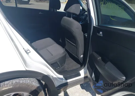 2020 Kia Sportage Lx z USA, uszkodzony, nr VIN KNDPMCAC8L7777695